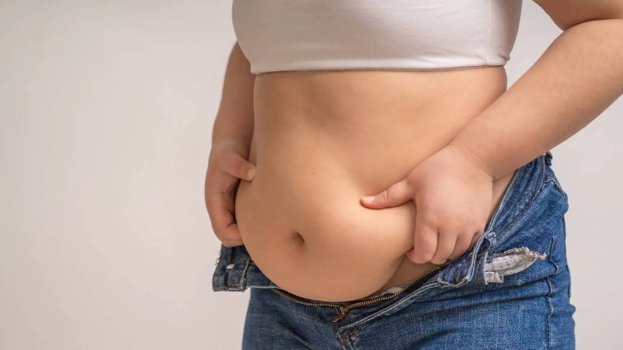 How To Lose Belly Fat Tips For A Flatter Stomach Manufacturers of many specialty pills, drinks, and supplements claim that their products can lead to quick weight loss, eliminate stomach fat, or both. However, there is a lack of scientific evidence t
